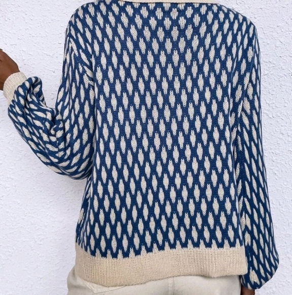 Argyle Pattern Lantern Sleeve Sweater - Picture 2 of 6